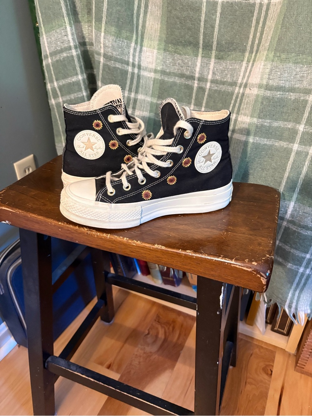 Converse Festival Smoothie platform high top Sneakers with floral Embroidery